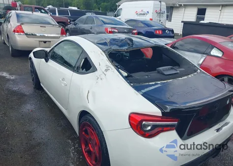 2019 Toyota 86 z USA, uszkodzony, nr VIN JF1ZNAA14K8700488